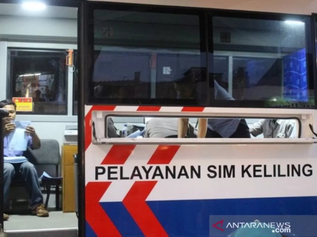 Mobil pelayanan SIM keliling (ANTARA/HO-TMC Polda Metro Jaya)