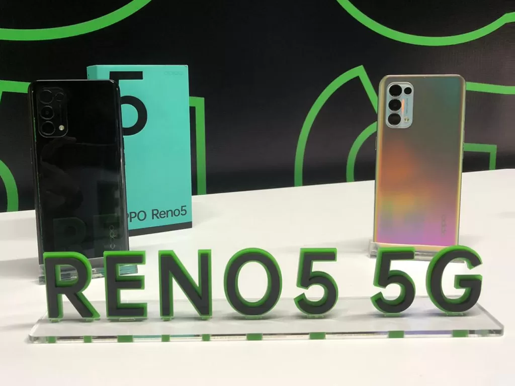 Tampilan belakang dari smartphone OPPO Reno5 5G (photo/Dok. INDOZONE)