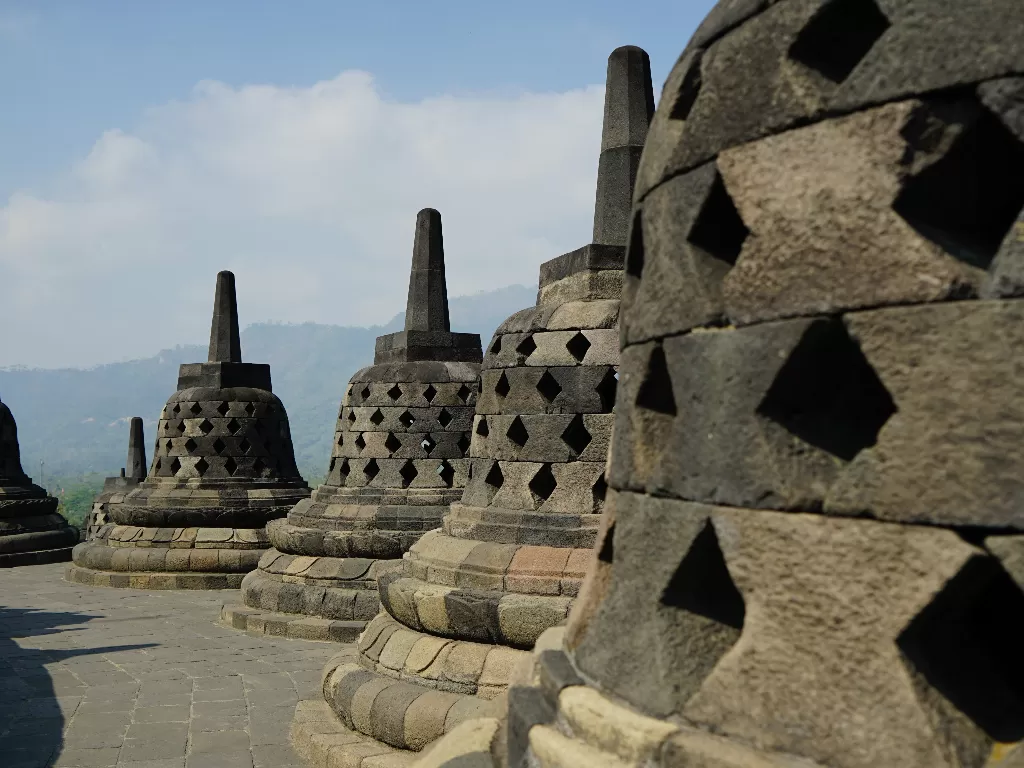 Candi Borobudur, salah satu destinasi populer di Indonesia. (Unsplash/@findracadabra)