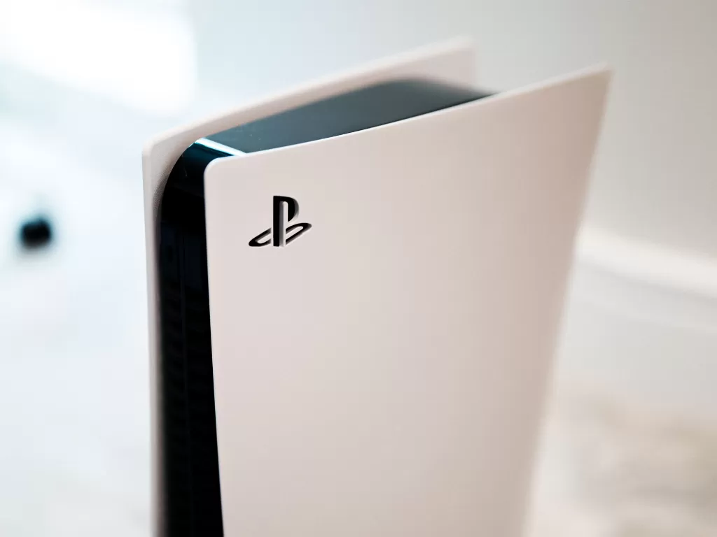 Tampilan console next-gen Sony PlayStation 5 (photo/Unsplash/Charles Sims)