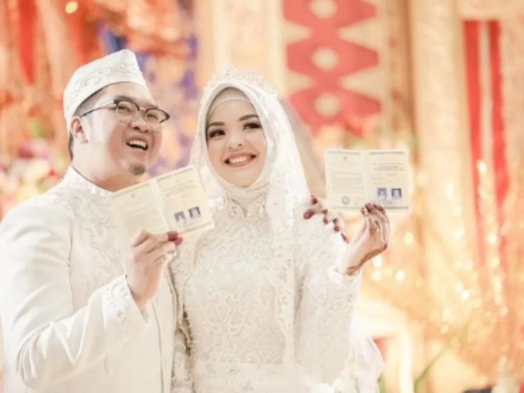 Pasangan pengantin baru korban Sriwijaya Air SJ-182, Ihsan dan Putri (Instagram/@putriwahyunieffendii)