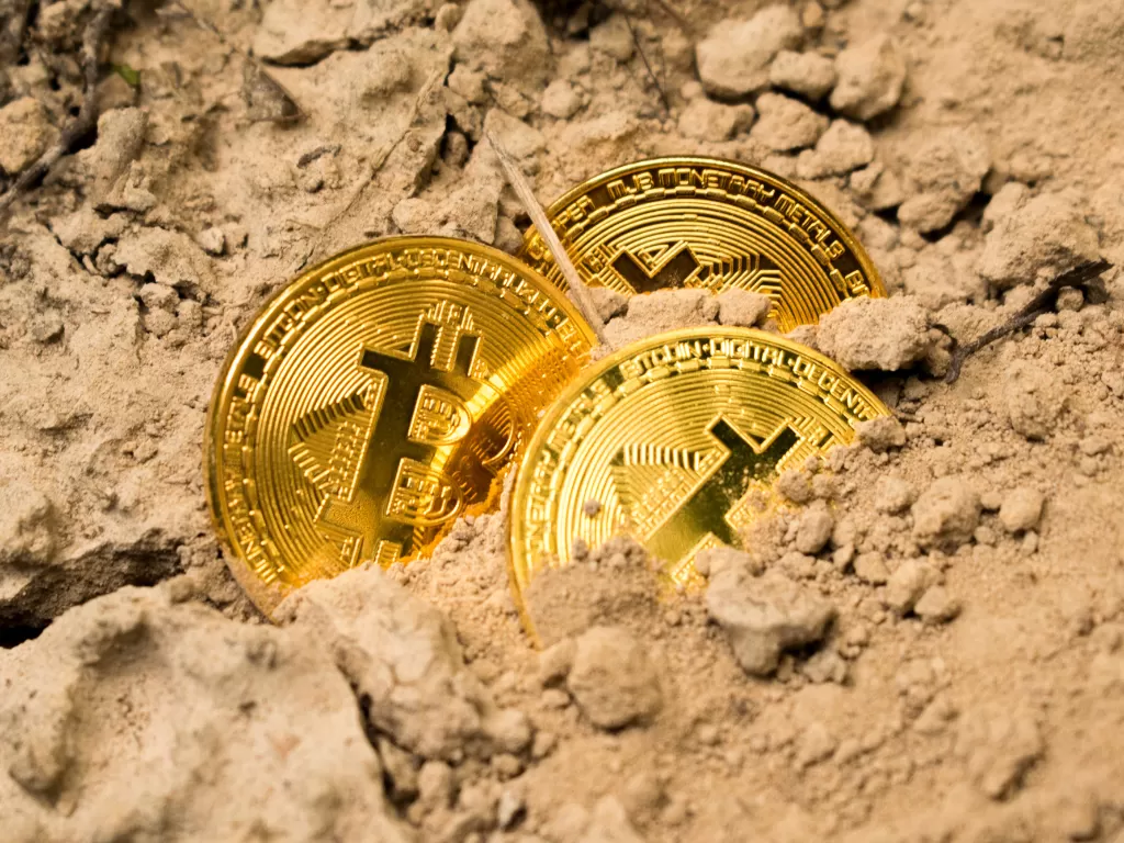 Ilustrasi mata uang digital atau cryptocurrency Bitcoin (photo/Unsplash/Dmitry Demidko)