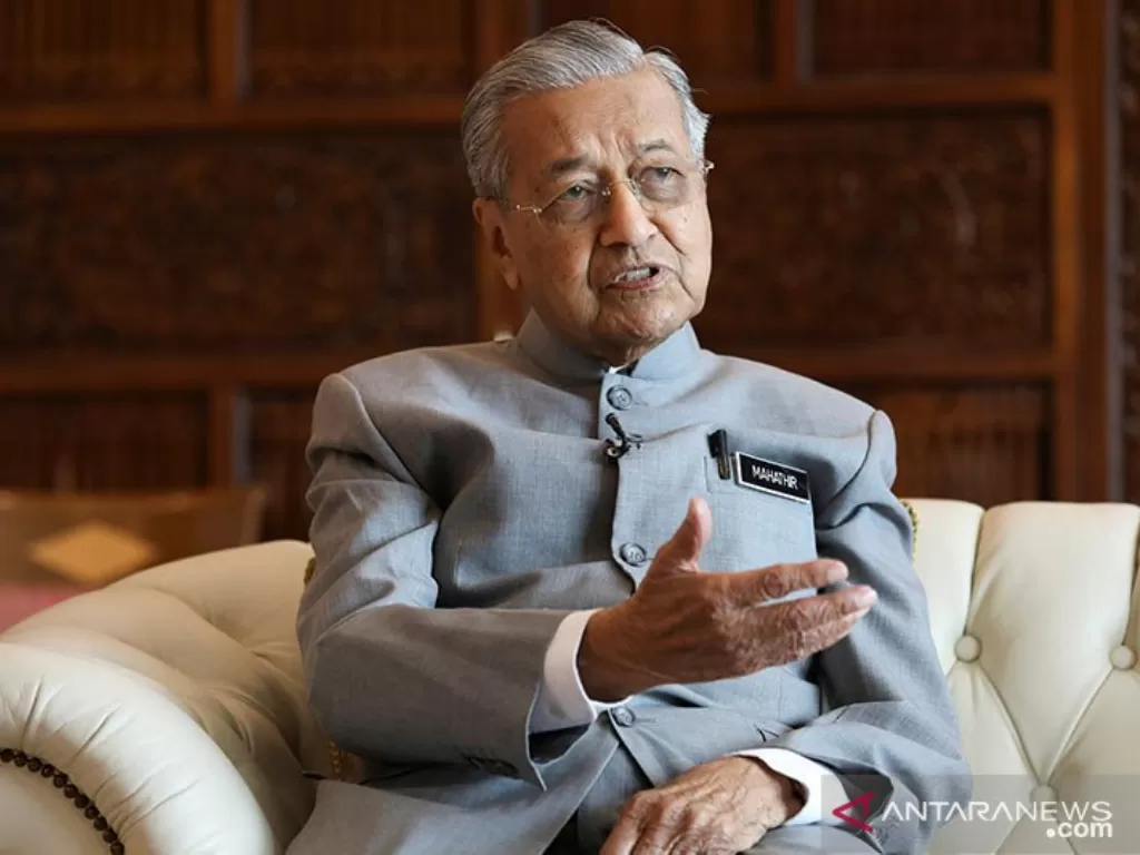 Dokumentasi - Mahathir Mohamad saat menjadi perdana menteri Malaysia diwawancarai Reuters di Putrajaya, Malaysia, (10/12/2019). ANTARA/REUTERS/Lim Huey Teng/pri.