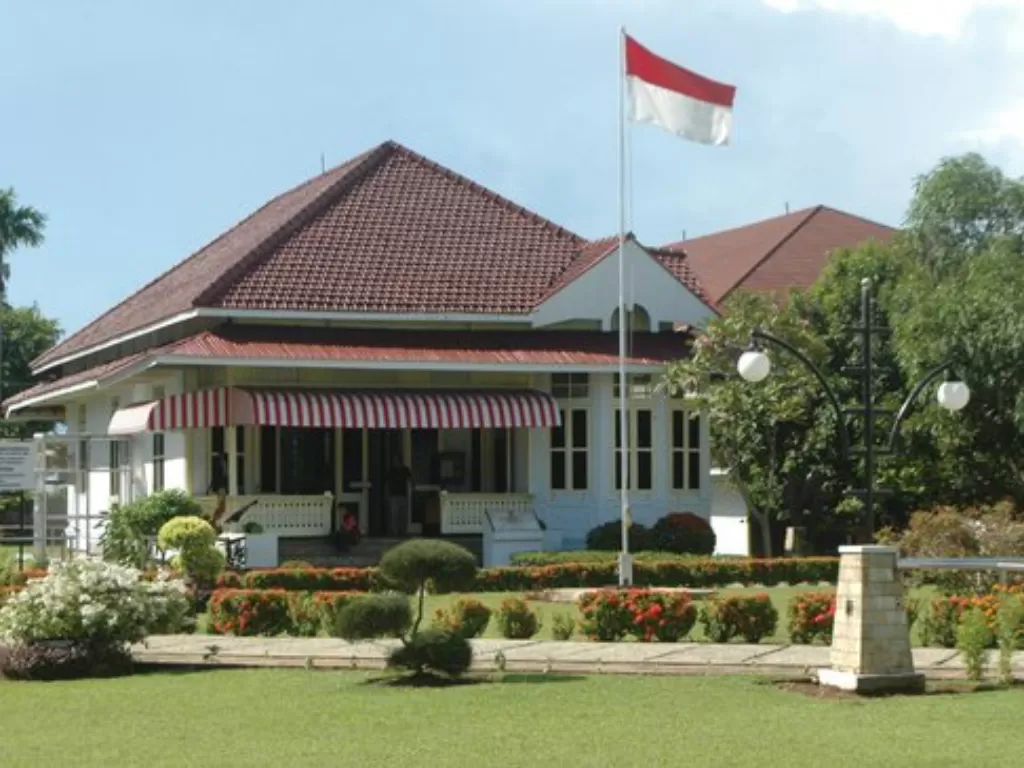 Rumah pengasingan Bung Karno di Bengkulu. (tripadvisor.com)