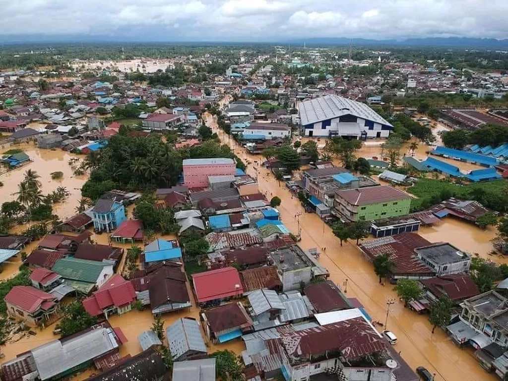 Suasana banjir di Kalimantan Selatan. (Instagram/@dinsosp2kbp3a.hst)