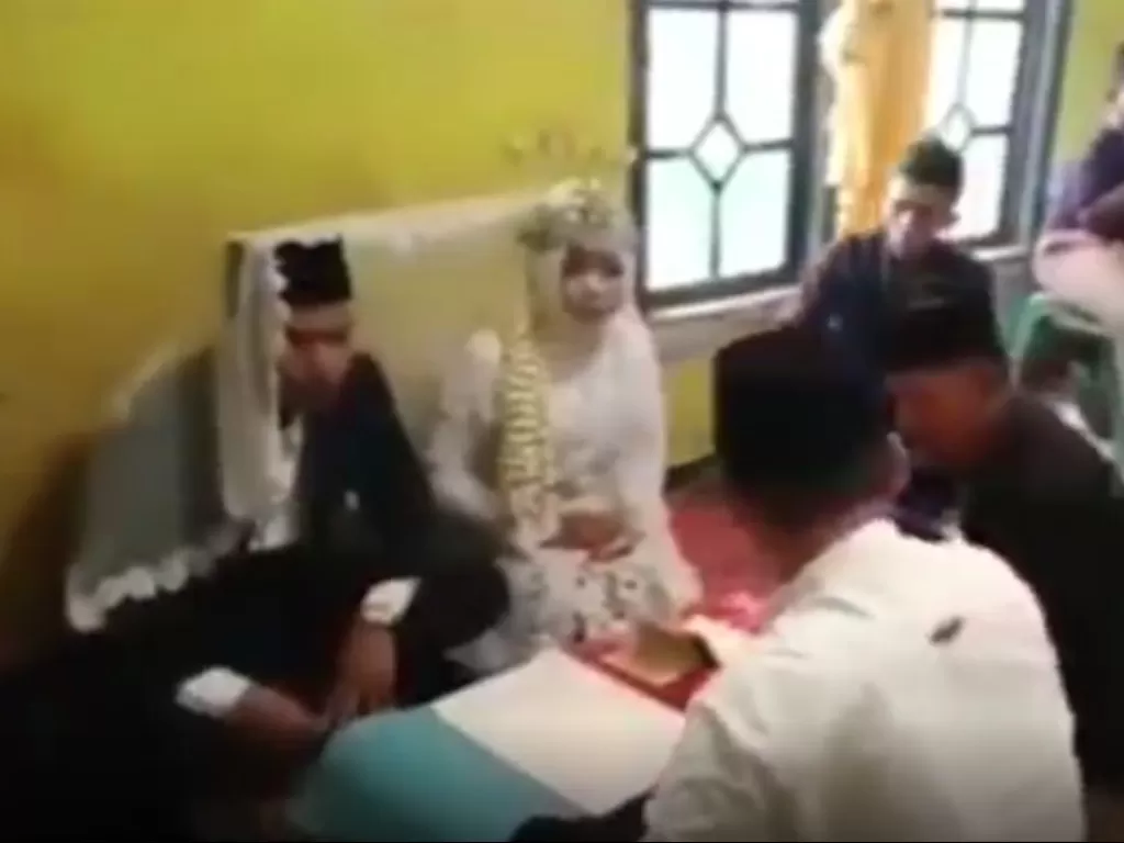 Pengantin yang batal nikah sebelumnya sedang bersiap-siap untuk melakukan ijab kabul (Tangkapan layar)