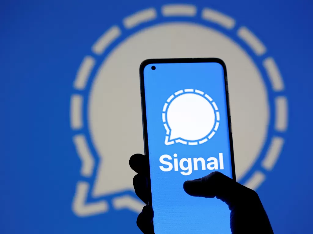 Ilustrasi aplikasi pengirim pesan Signal. (photo/REUTERS/Dado Ruvic)