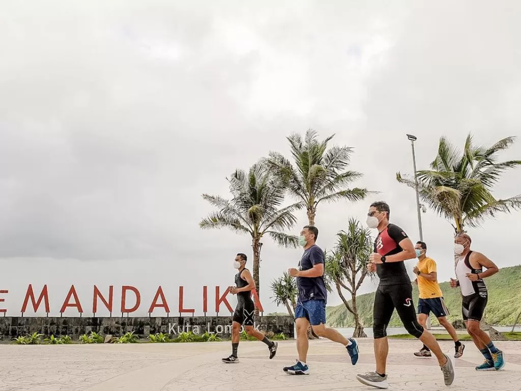 Sandiaga Uno olahraga di Mini Triathlon Trial Mandalika (Instagram/ @sandiuno)