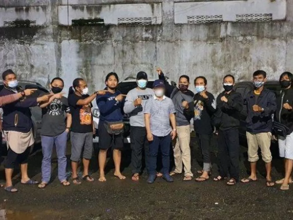 Tim Macan Kalsel bersama Polresta Banjarmasin meringkus DPO penipuan biro umrah. (ANTARA/Firman) 