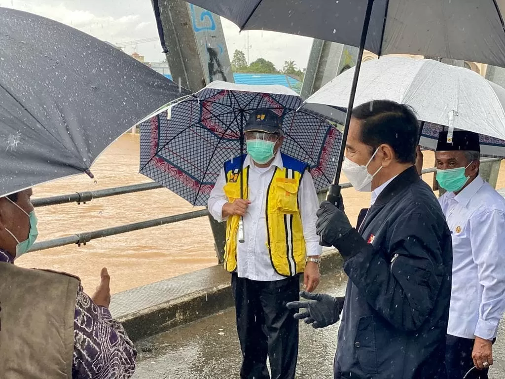 Presiden Jokowi tinjau banjir di Kalimantan Selatan (Instagram/jokowi)