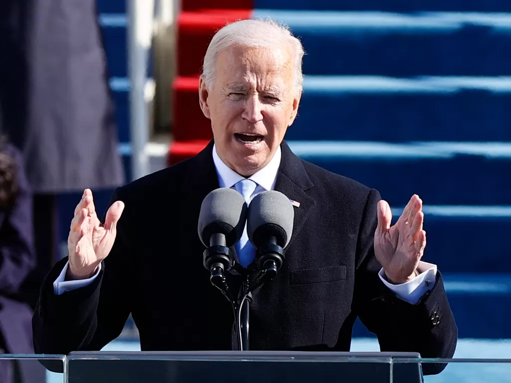 Joe Biden resmi dilantik menjadi Presiden ke-46 Amerika Serikat. Pelantikan Presiden Amerika Serikat (AS) terpilih Joe Biden beserta Wakil Presiden Kamala Harris pada Rabu (20/1)