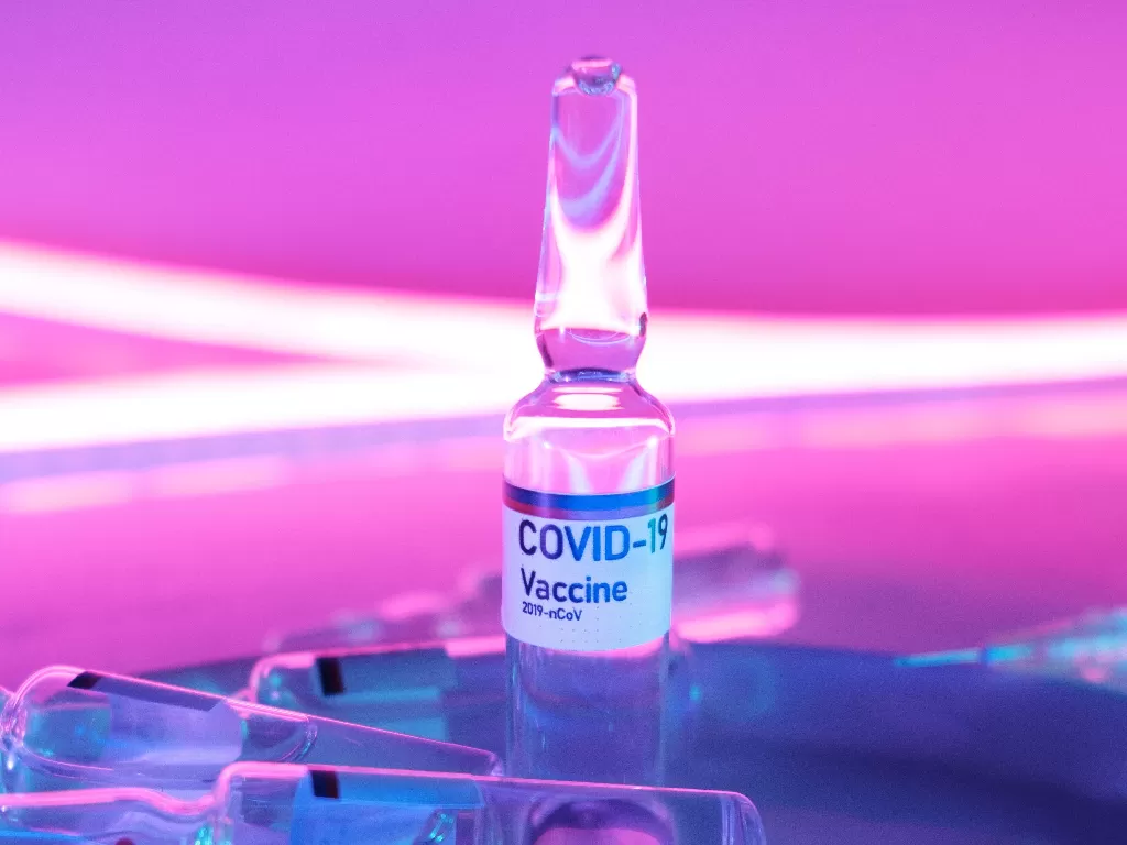 Ilustrasi vaksin virus corona (Pexels/Alena Shekhovtcova)