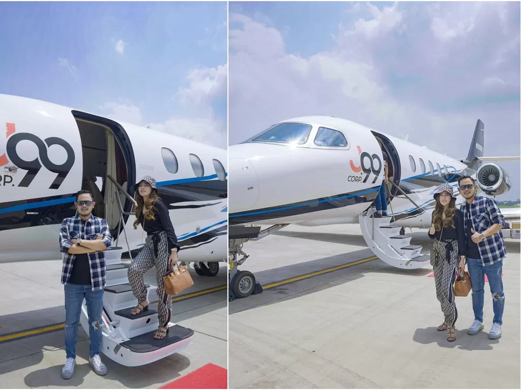 Gilang Widya Pramana dan Shandy Purnamasari berpose di depan jet pribadi milik mereka. (photo/Instagram/@shandypurnamasari)