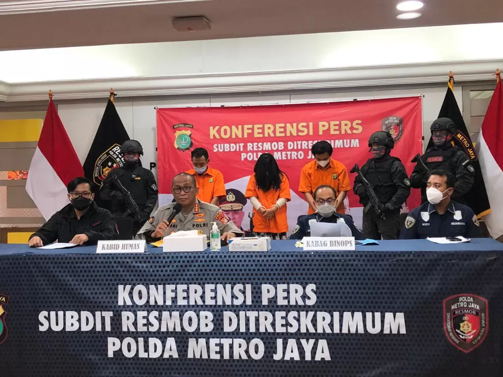 Konferensi pers sindikat ganjal ATM di Polda Metro Jaya. (INDOZONE/Samsudhuha Wildansyah)