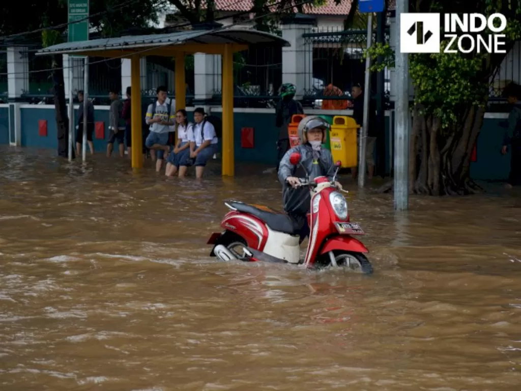 Saat banjir melanda Jakarta. (INDOZONE)