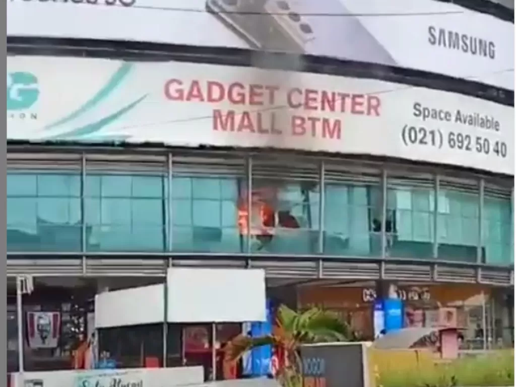 Bogor Trade Mall di Jalan Juanda Kota Bogor terbakar. Foto: (photo/dok. Istimewa)