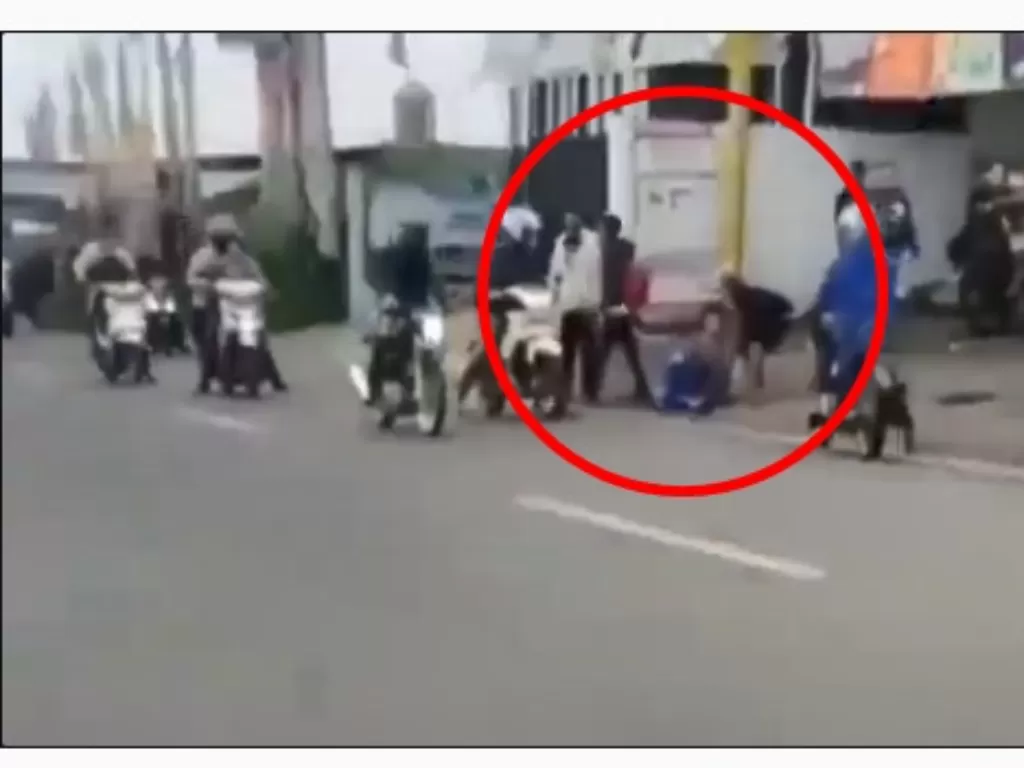 Korban pengeroyokan dan pembacokan anggota geng motor di Cianjur (Instagram/beritakotabandung)