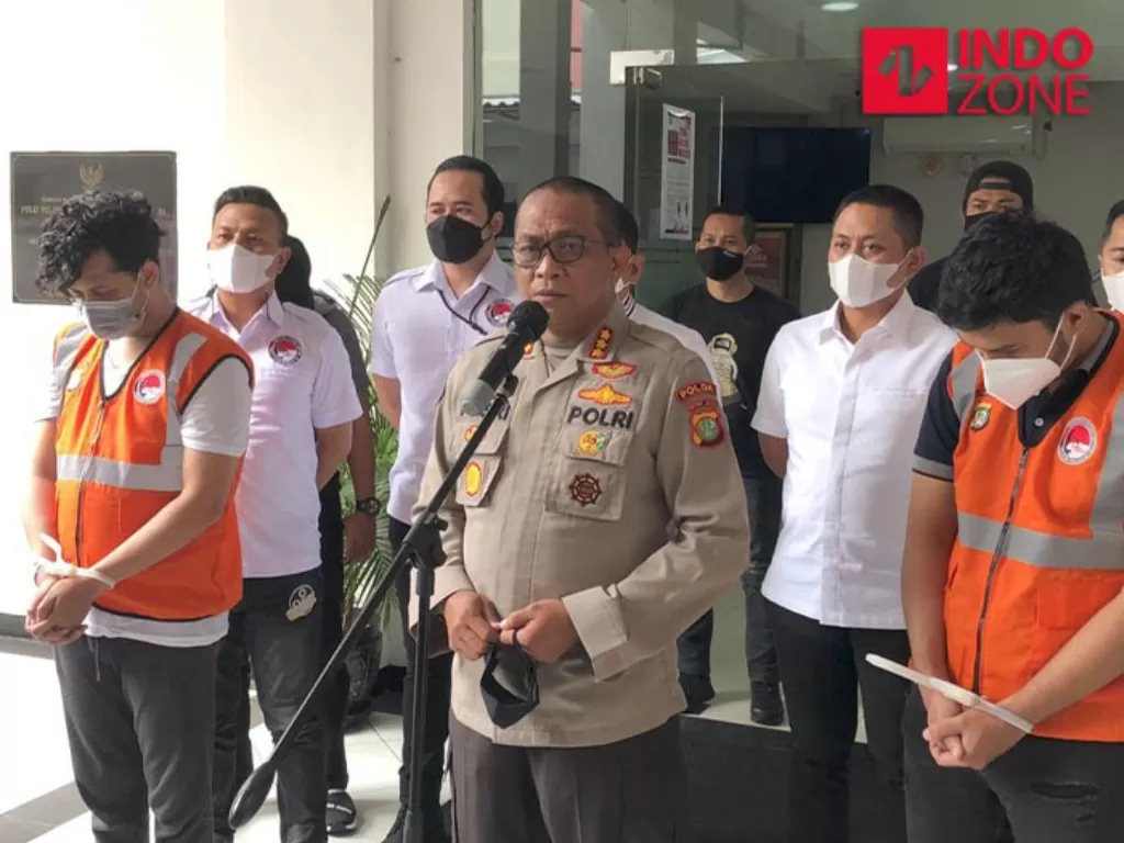Konferensi pers kasus narkoba selebgram Abdul Kadir di Polda Metro Jaya. (INDOZONE/Samsudhuha Wildansyah)