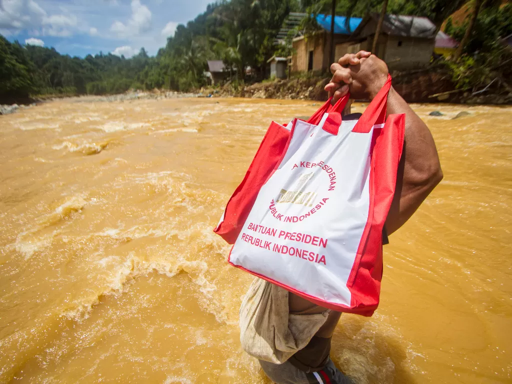 Banjir di Hulu Sungai Tengah, Kalimantan Selatan (ANTARA FOTO/Bayu Pratama S)