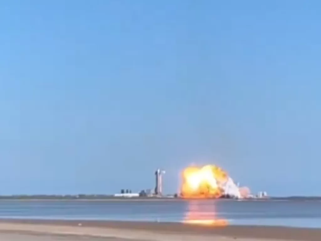 Prototipe roket Starship milik SpaceX meledak saat melakukan pendaratan (Tangkapan Layar)