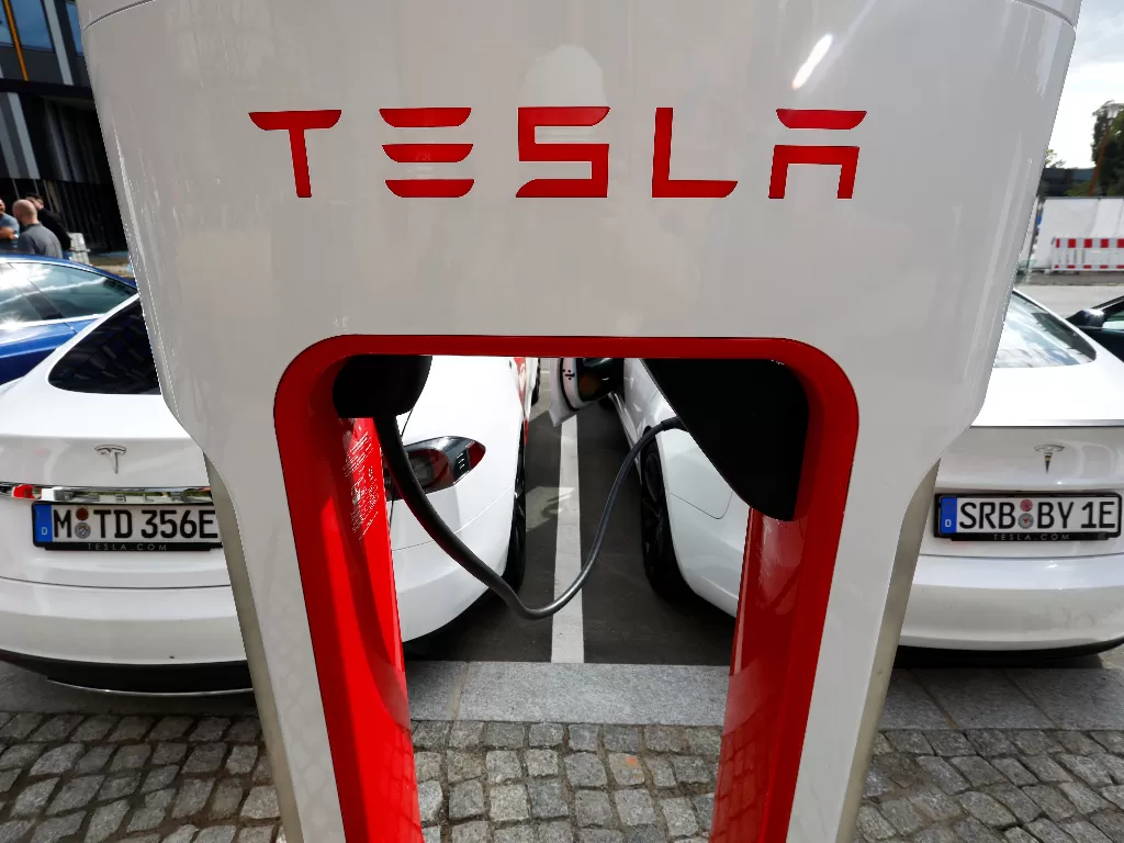 Mobil listrik Tesla (REUTERS/Michele Tantussi)
