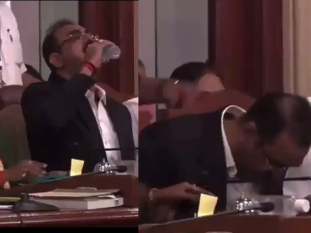 Pejabat India minum cairan hand sanitizer (Twitter/@TOIMumbai)