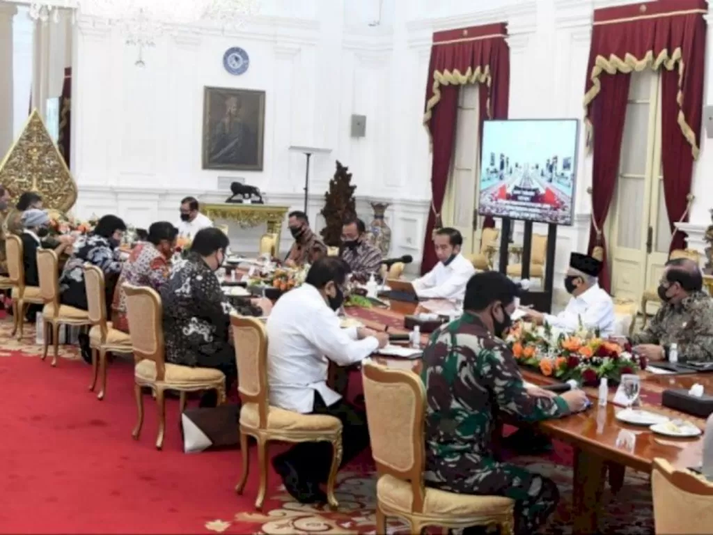 Presiden Jokowi dan para menteri. (Instagram/@jokowi)