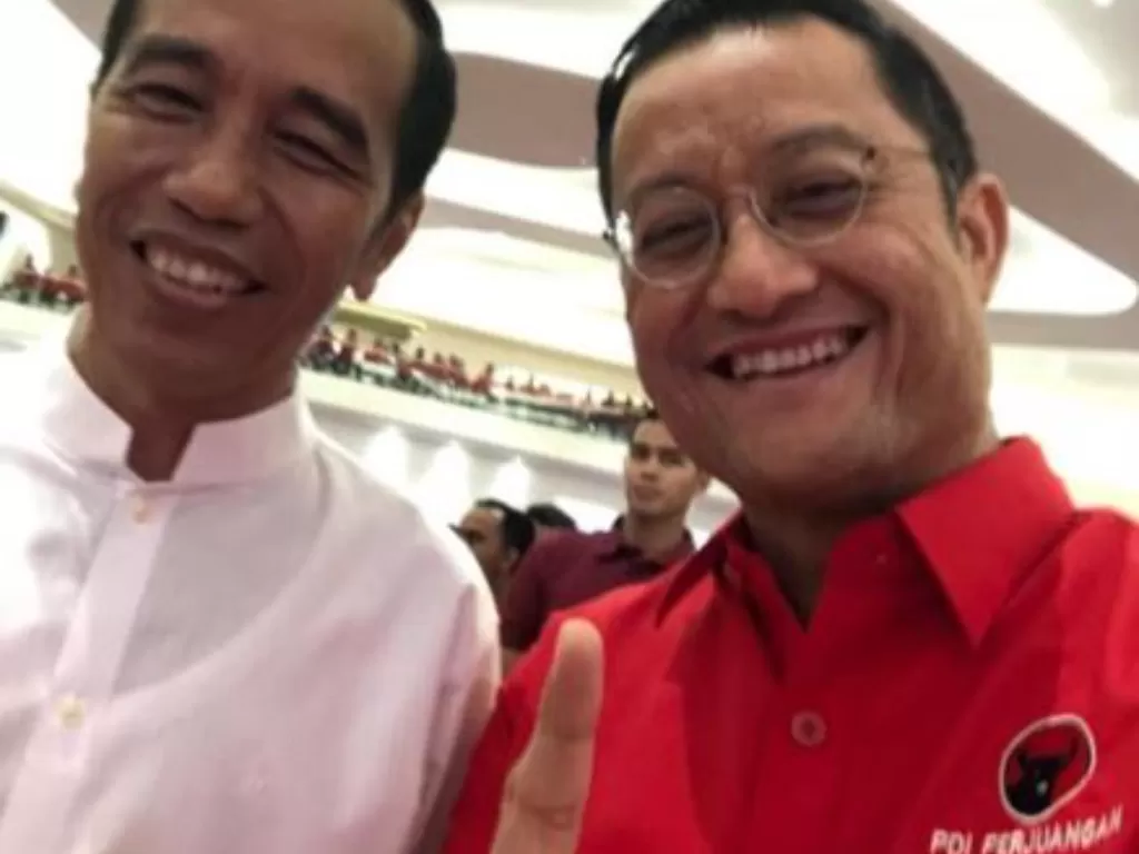 Tersangka kasus suap Bansos Juliari Batubara dan Presiden Joko Widodo (Instagram @juliaribatubara)