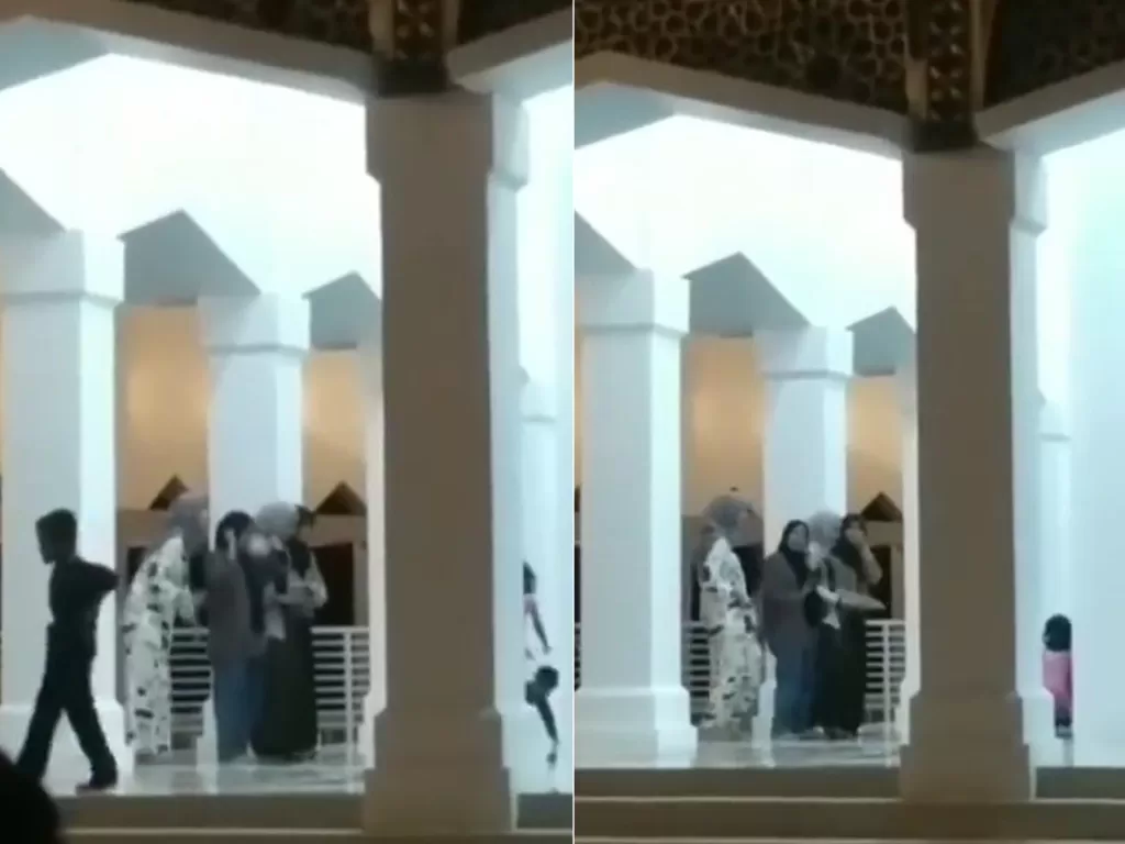 Cewek Joget TikTok di masjid. (Instagram/@pesisir.selatan)