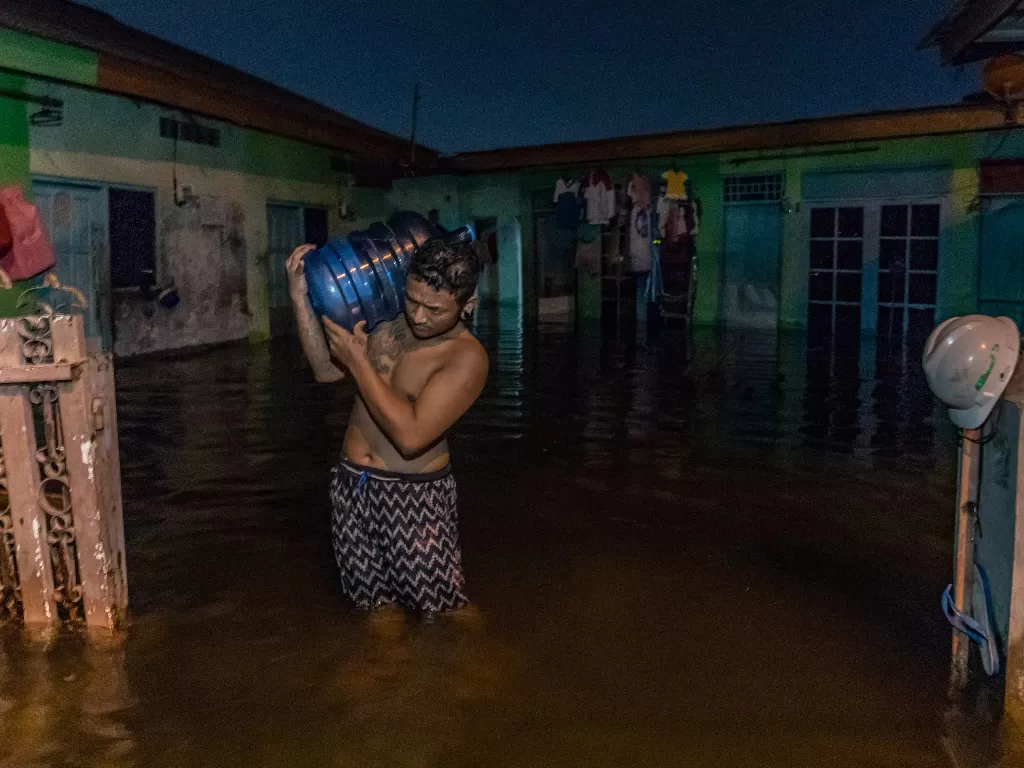 Ilustrasi warga korban banjir. (Foto: ANTARA/Aji Styawan)