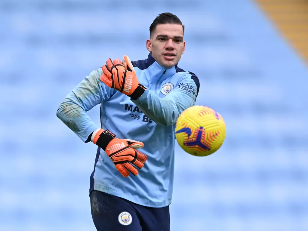 Ederson, penjaga gawang Manchester City. (REUTERS/LAURENCE GRIFFITHS)