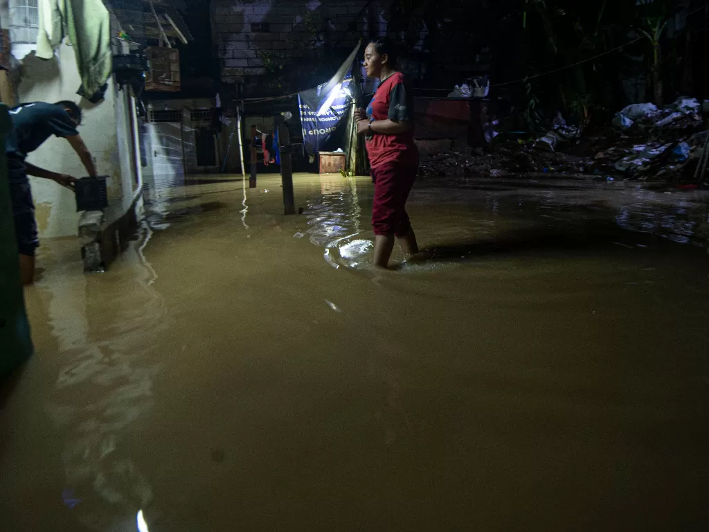 Banjir di salah satu wilayah di Jakarta. (ANTARA FOTO/Aditya Pradana Putra).
