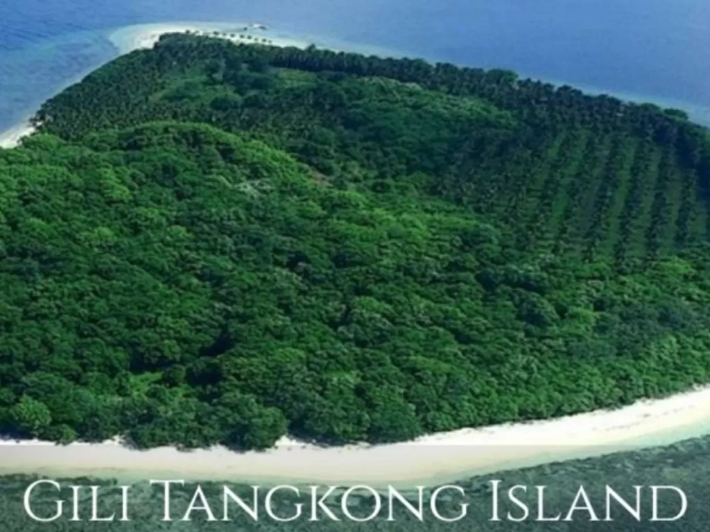 Pulau atau Gili Tangkong di Kecamatan Sekotong Tengah, Kabupaten Lombok Barat, Nusa Tenggara Barat (NTB), terpampang di jual salah satu situs online. (ANTARA/Nur Imansyah).