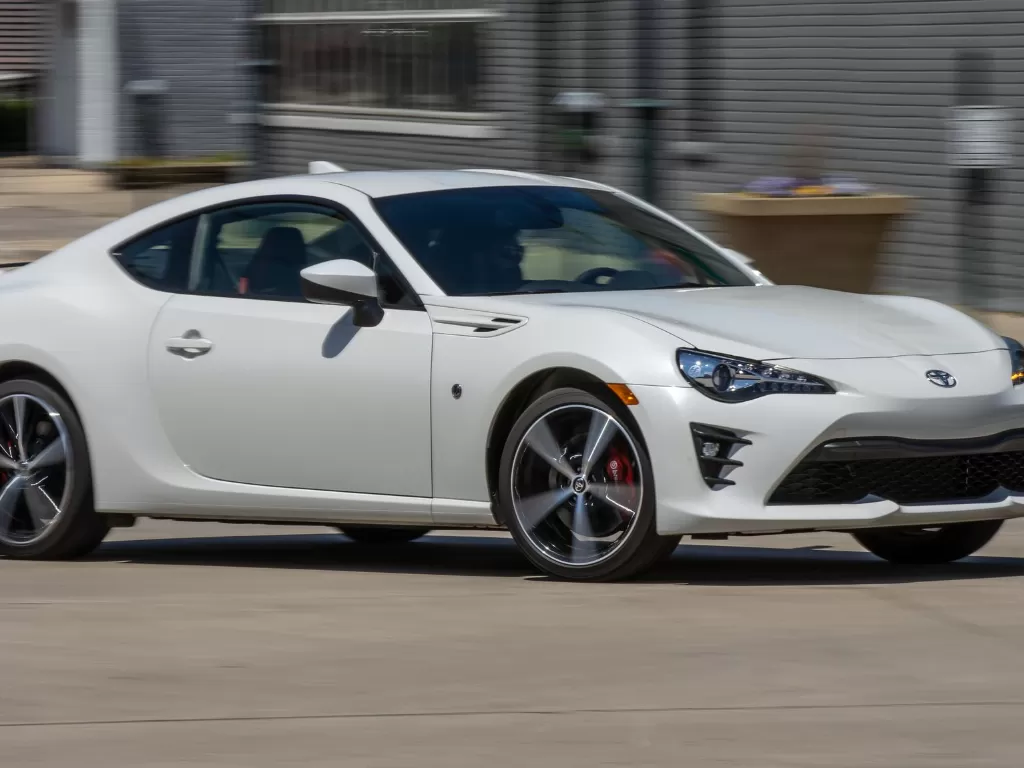 Toyota GT 86. (photo/Dok. Car And Driver)
