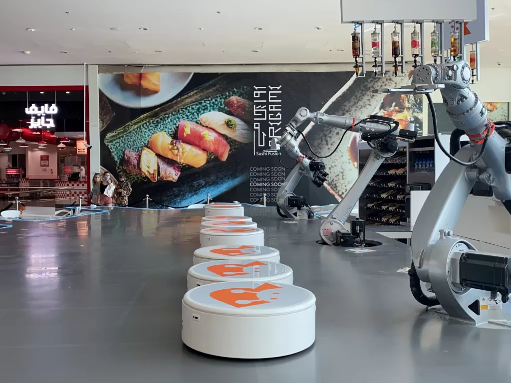 Kafe robot di Dubai. (REUTERS/ABDEL HADI RAMAHI)