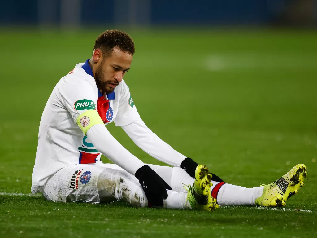 Neymar cedera dalam laga Caen vs PSG, Kamis (11/2/2021) dini hari WIB. (REUTERS/STEPHANE MAHE)