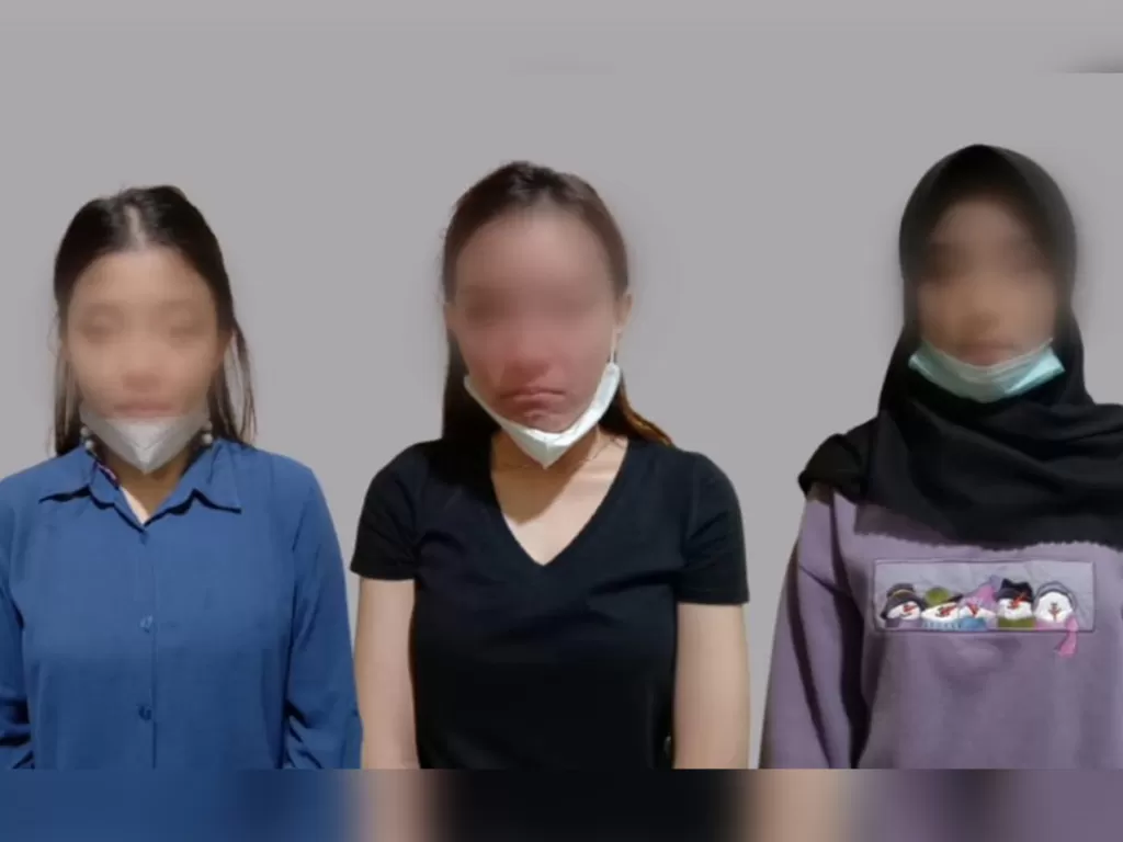 Tiga orang wanita yang curi skincare di minimarket. (photo/Istimewa)