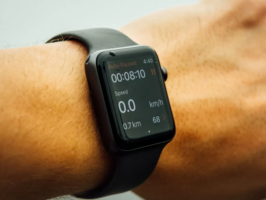 Tampilan smartwatch Apple Watch (photo/Unsplash/Tim Foster)