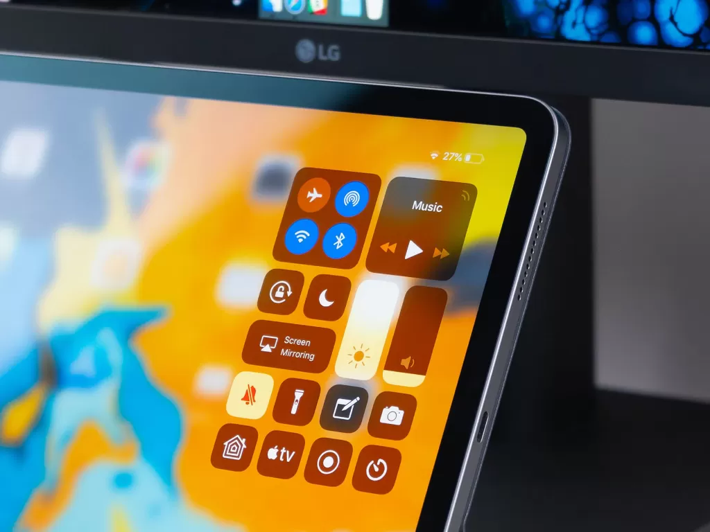 Tampilan tablet iPad Pro terbaru buatan Apple (photo/Unsplash/Daniel Korpai)