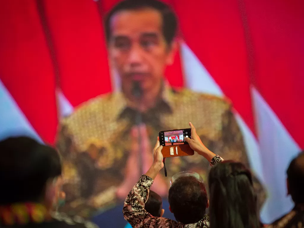 Presiden Joko Widodo saat berpidato secara virtual dalam acara puncak Hari Pers Nasional (HPN) 2021 di Ancol, Jakarta, Selasa (9/2/2021). (ANTARA FOTO/Aditya Pradana Putra)
