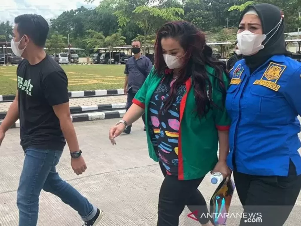 Jennifer Jill ditangkap polisi (Dok. Polres Metro Jakarta Barat)