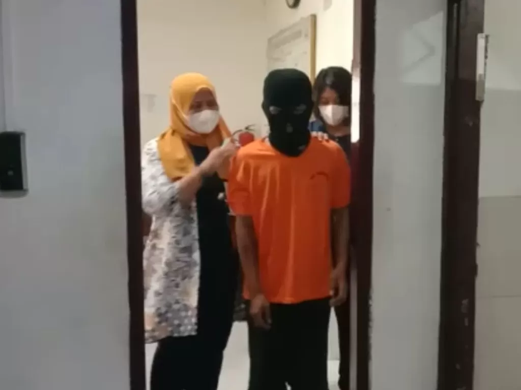 Ayah kandung inisial S tega mencabuli lima orang anaknya di Medan. (Istimewa)