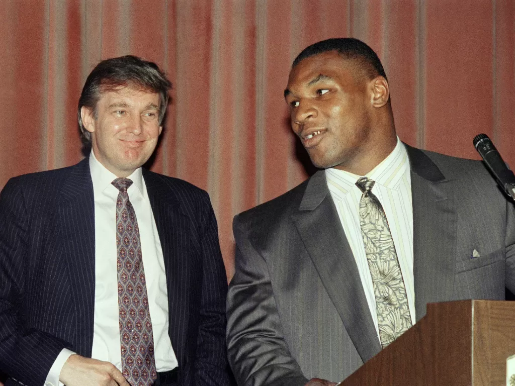 Donald Trump dan Mike Tyson (Richard Drew)