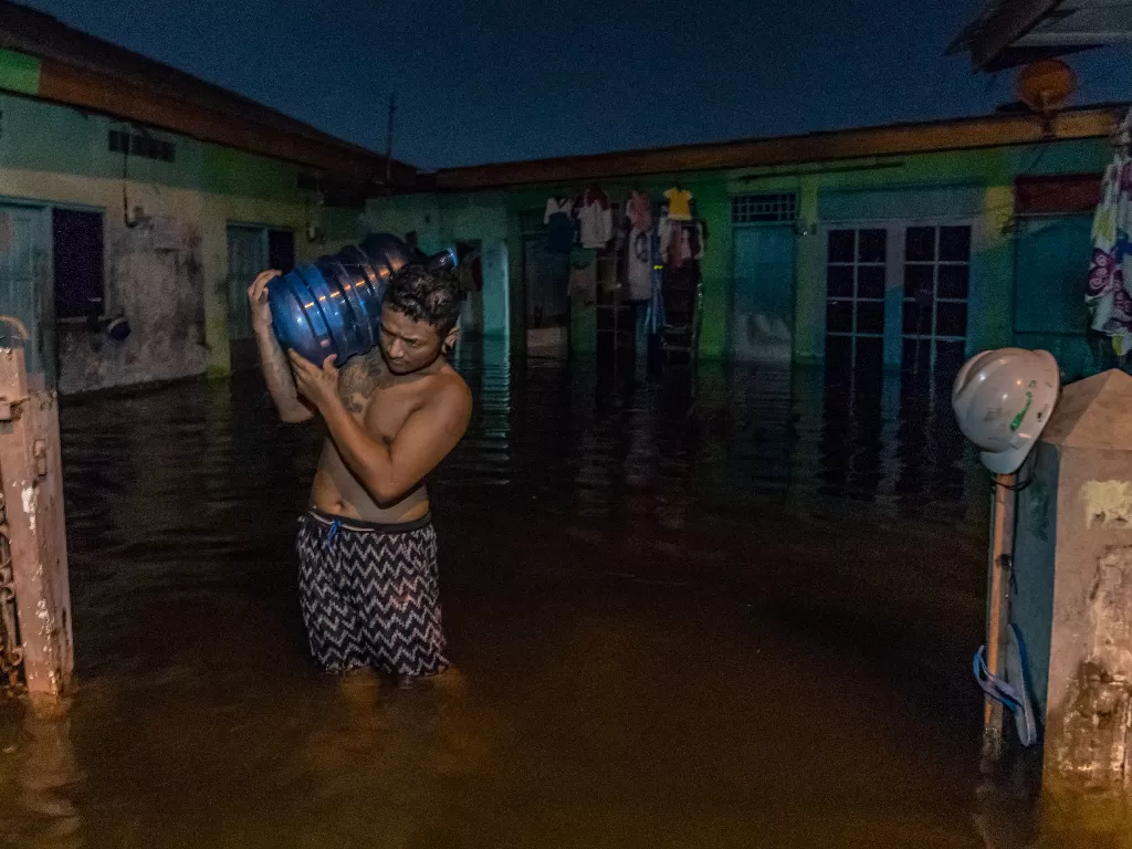 Ilustrasi warga korban banjir. (Foto: ANTARA/Aji Styawan)