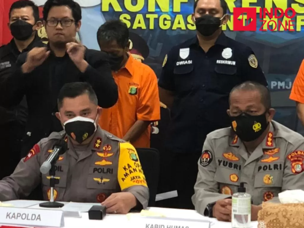 Konferensi pers Kapolda Metro Jaya terkait kasus mafia tanah dengan korban Dino Patti Djalal. (INDOZONE/Samsudhuha Wildansyah)