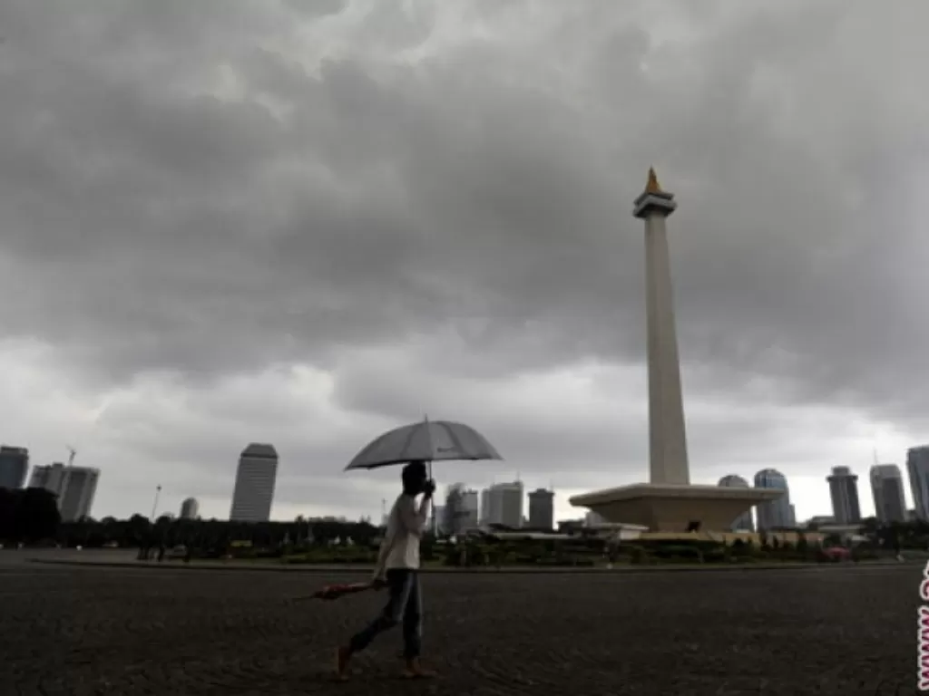 Ilustrasi cuaca ekstrem di Jakarta. (ANTARFOTO/Andika Wahyu)