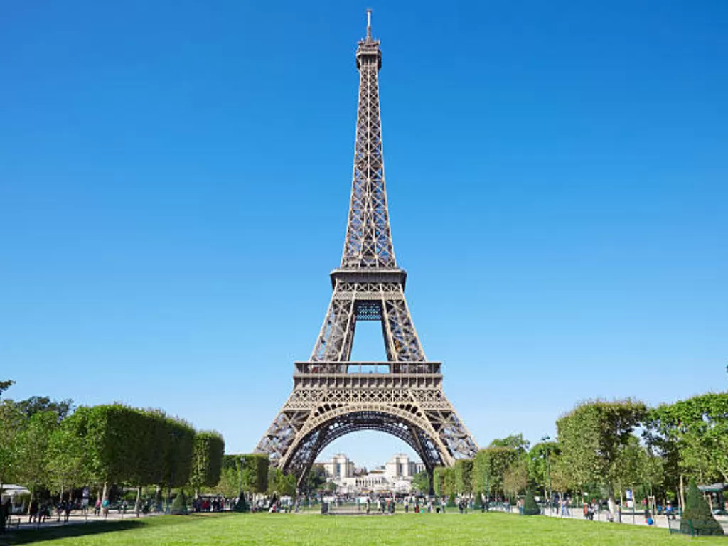 Menara Eiffel (photo/istock/AndreaAstes)