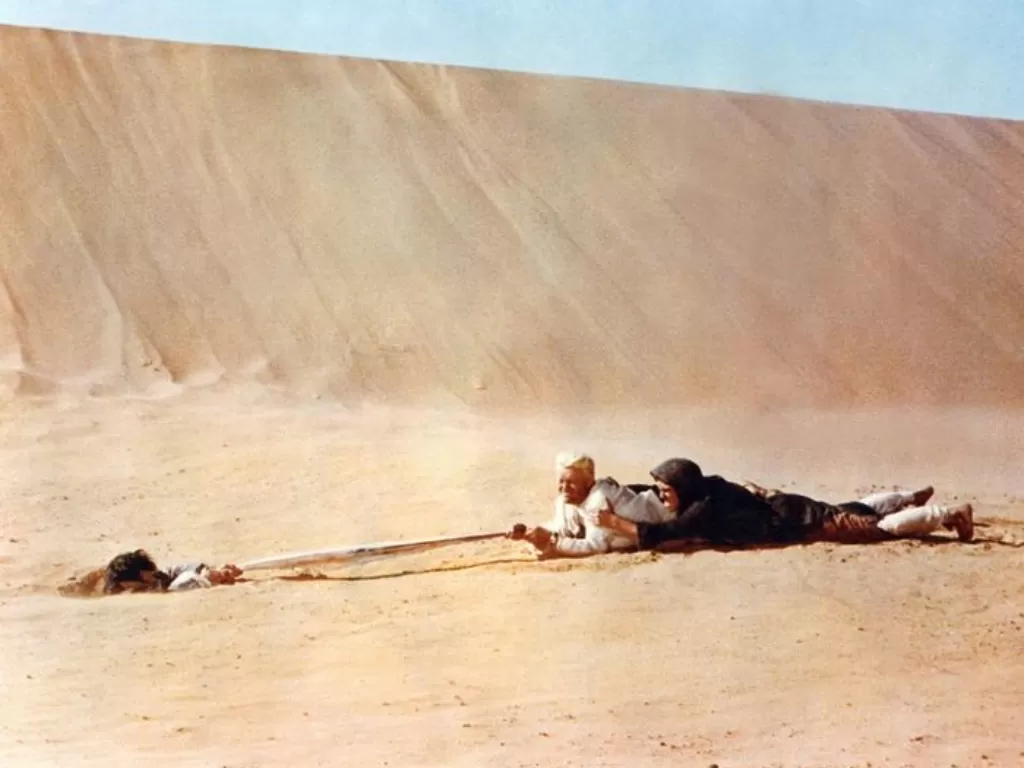 Ilustrasi orang terjebak dalam pasir hidup. (photo/Ilustrasi/ameblo.jp)