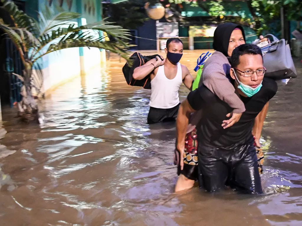Banjir di Jakarta (ANTARA FOTO/M Risyal Hidayat)