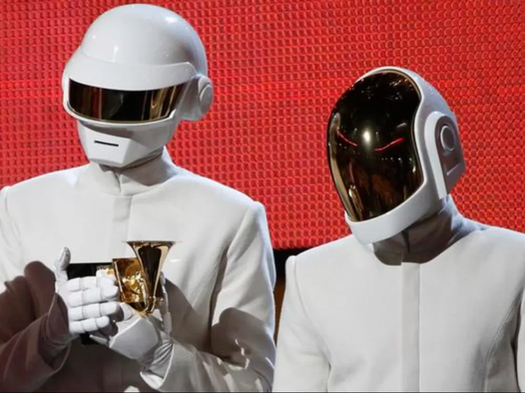 Daft Punk saaat menerima Grammy Awards. (REUTERS)